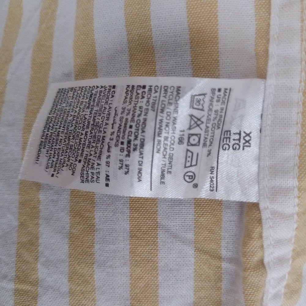 Old Navy Short Sleeve Button Down Shirt - Picture 4 of 4